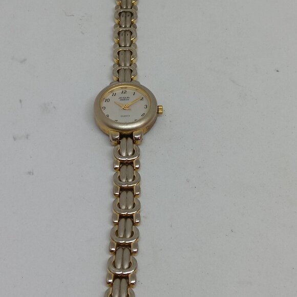 Acqua Indiglo L0 Women's 24mm Gold Tone Watch NEW BATTERY - Picture 6 of 11